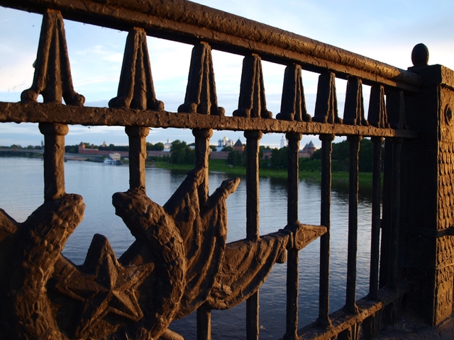 Nowogród, widok z mostu na kreml