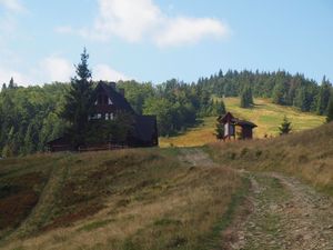 Bacówka na Rycerzowej  z czarnego szlaku