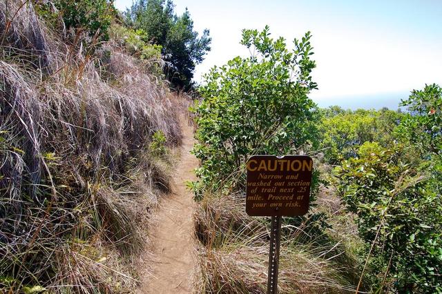 Nualolo Trail