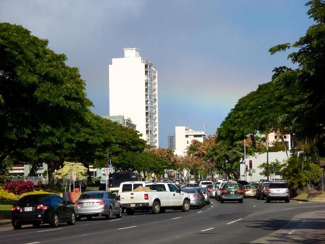 Centrum, Honolulu zatłoczone i zakorkowane jak każde duże miasto