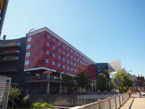 Obok Centrum Handlowego