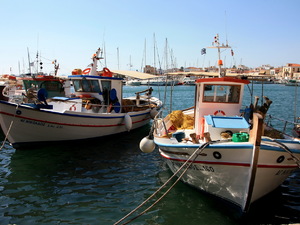 Egina- łódki w porcie 