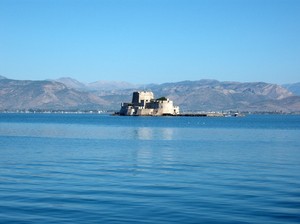 obronny zamek Bourtzi na wyspie
