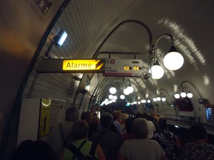 Na stacji metra paryskiego