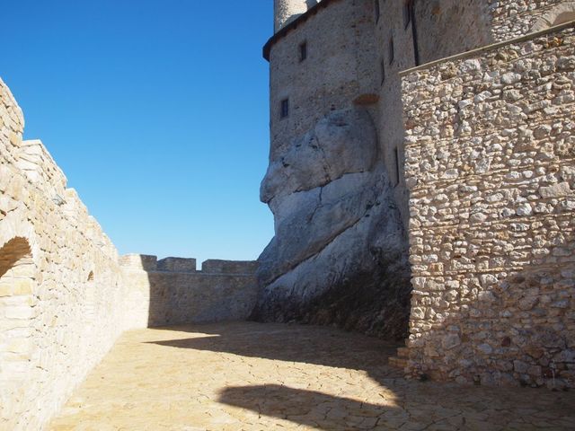 Mury obronne zamku