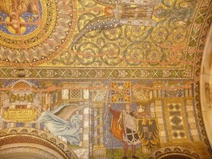 Pozostałości zachowanych mozajek w kościele 2