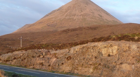 Surowe szczyty gór na Isle of Skye 2