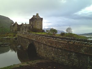 Eilean Donan Castle w czasie przypływu 2