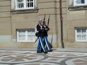 Gwardia królewska przed Amalienborgiem