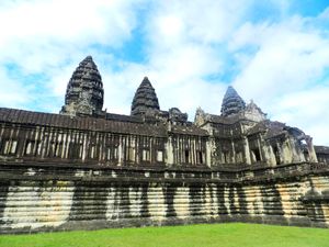 Wieże Angkor Watu