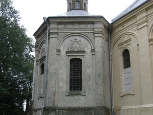 Kościół w Uchaniach, jedna z bocznych kaplic.