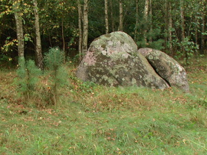 Komplety kamień narzutowy. Połowa skradziona wiosna 2012 r.
