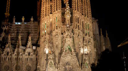 Sagrada Familia nocą