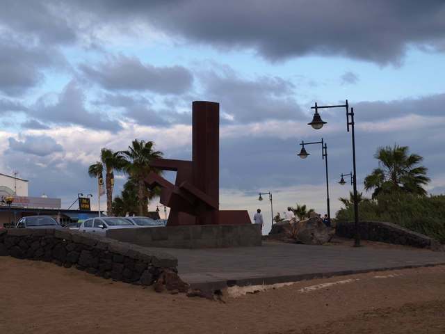 Puerto del Carmen - współczesne dzieło sztuki...