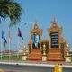 Ulice Phnom Penh -  żałoba po zmarłym Królu Kambodży