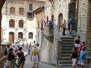 Wejście do Palazzo del Popolo