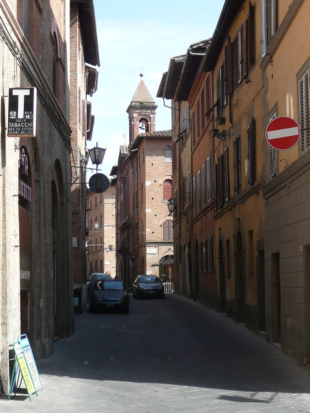 Wąskimi uliczkami Sieny 4