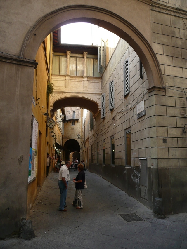 Wąskimi uliczkami Sieny 7