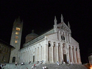 Katedra w nocy