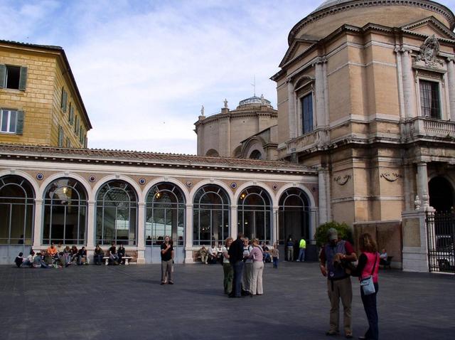 Na tarasie Muzeum Watykańskiego