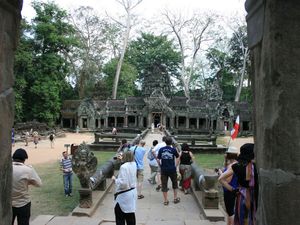 Do Świątyni Ta Prohm