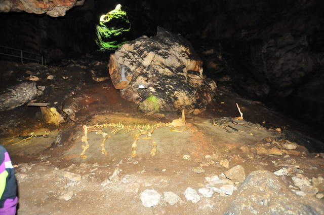 Jaskinia Emine Bair Chosar