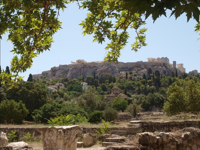 Ateny, widok na wzgórze Akropolu