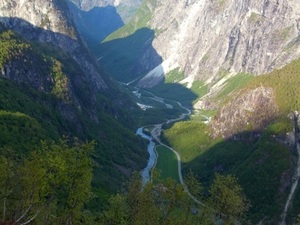 Widok na dolinę Naersdalen