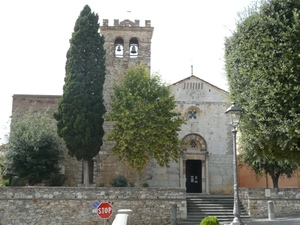 Suvereto - zabytkowy kościółek
