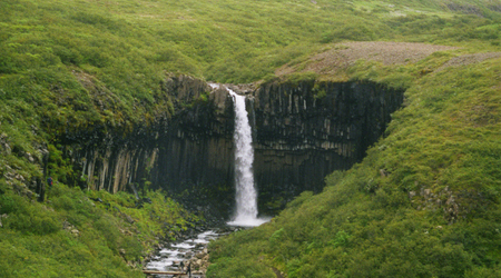 wodospad Svartifoss