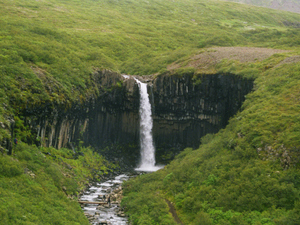 wodospad Svartifoss