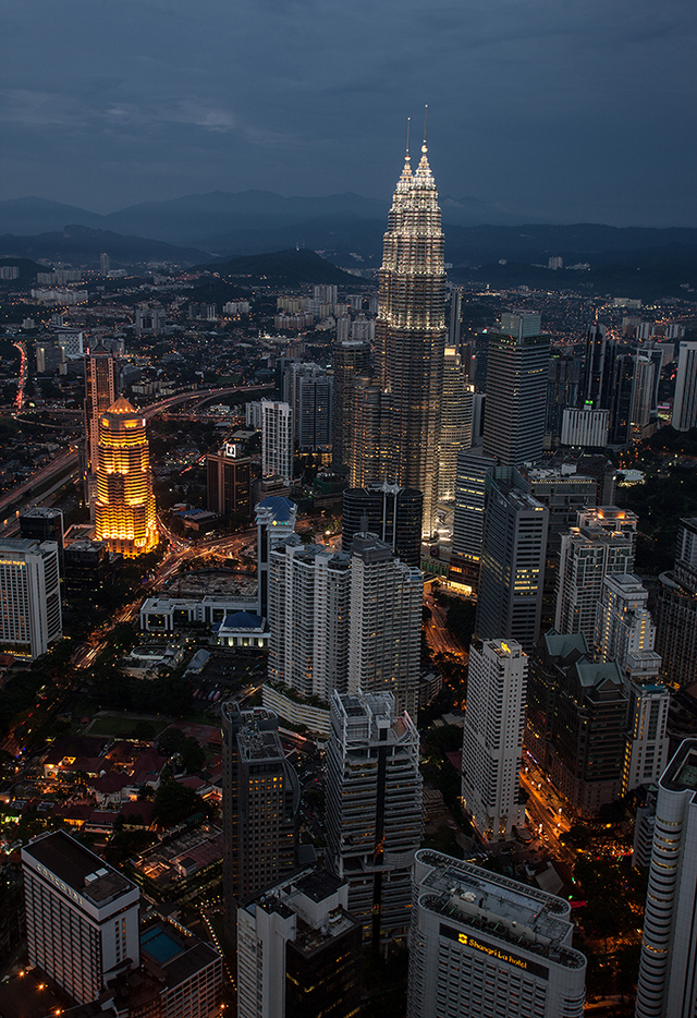 Widok na Kula Lumpur z Menara Tower