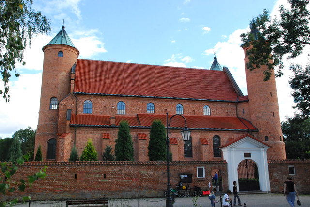 Obronny kościół w Brochowie