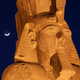 Co księżyc szepcze faraonowi do ucha?