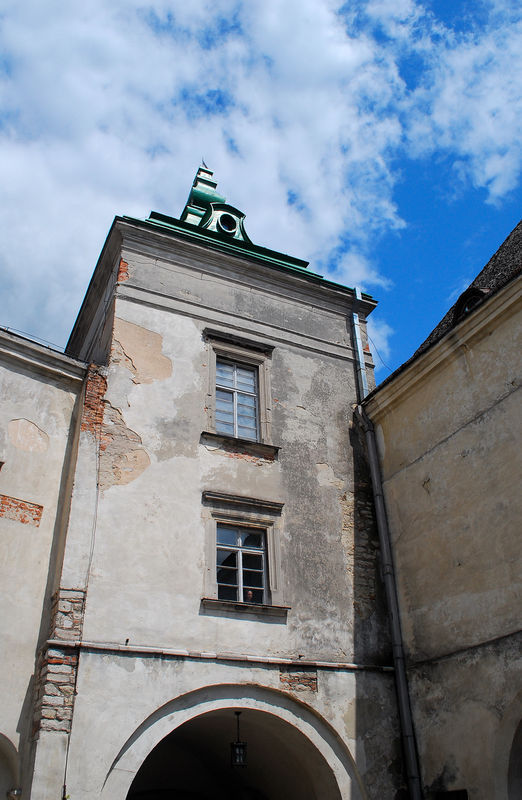 Budynek bramny zamku w Olesku.