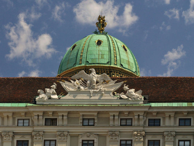 Orzeł cesarski na Hofburgu.