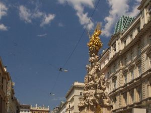 Deptak Graben z Kolumną Wotywną.