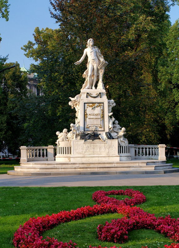 Pomnik Amadeusza Mozarta.