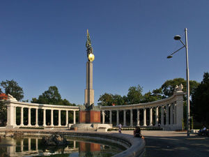 Schwarzenbergplatz.Pomnik Armii Czerwonej.