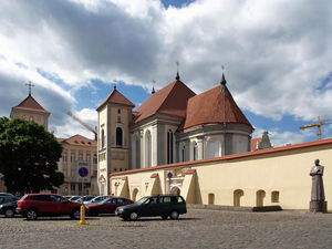 Klasztor i kościół Świętej Trójcy.