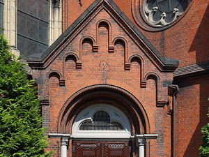 Portal boczny kościoła św.Anny.
