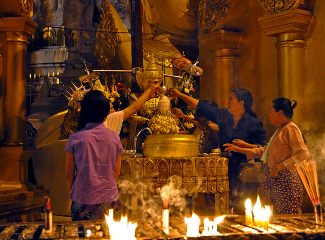 Świątynia Shwedagon, Yangon