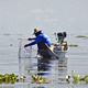 Poranny połów na jeziorze Inle