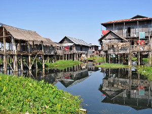 Wieś na jeziorze Inle