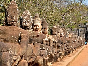 Angkor Thom, rząd bogów i...