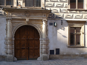 Zabytkowy portal.