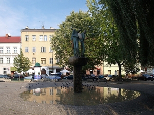 Rzeźba na Placu Wolnica.