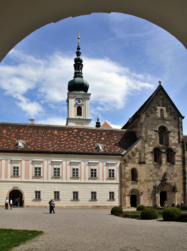 Klasztorny kompleks Heiligenkreuz.