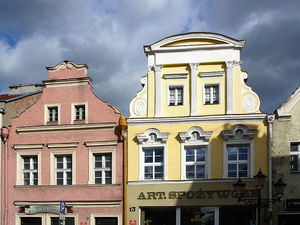 Fasady barokowych kamieniczek.