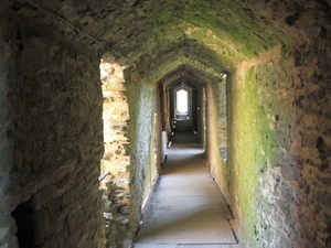 Wąskie korytarze zamku